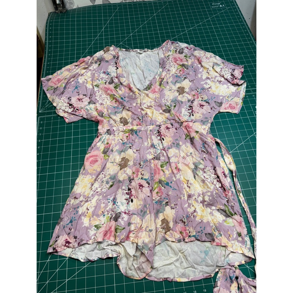 Grace & Lace Floral Romper Purple Lavender Surplice V-Neck Short Sleeve Large